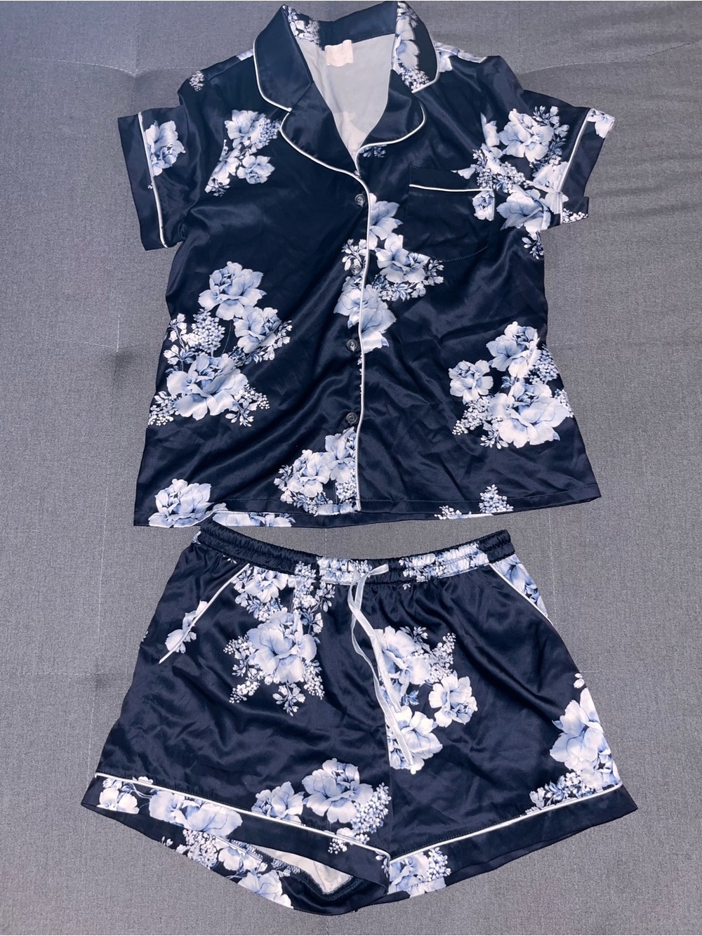 Le Rose Women's Blue Floral Satin Short Pajama Set - Matching Top & Shorts - Picture 3 of 5